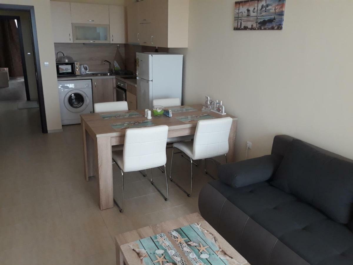 Таня 8 Appartement Pomorie Buitenkant foto